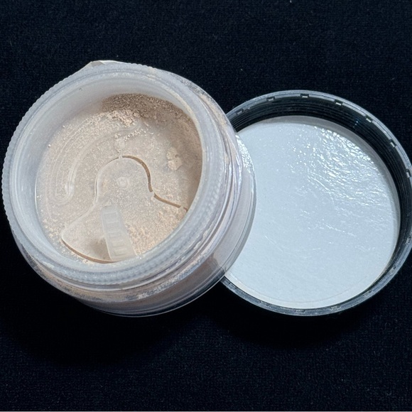 Bare Minerals Foundation Original Loose Powder Fair - Picture 3 of 9